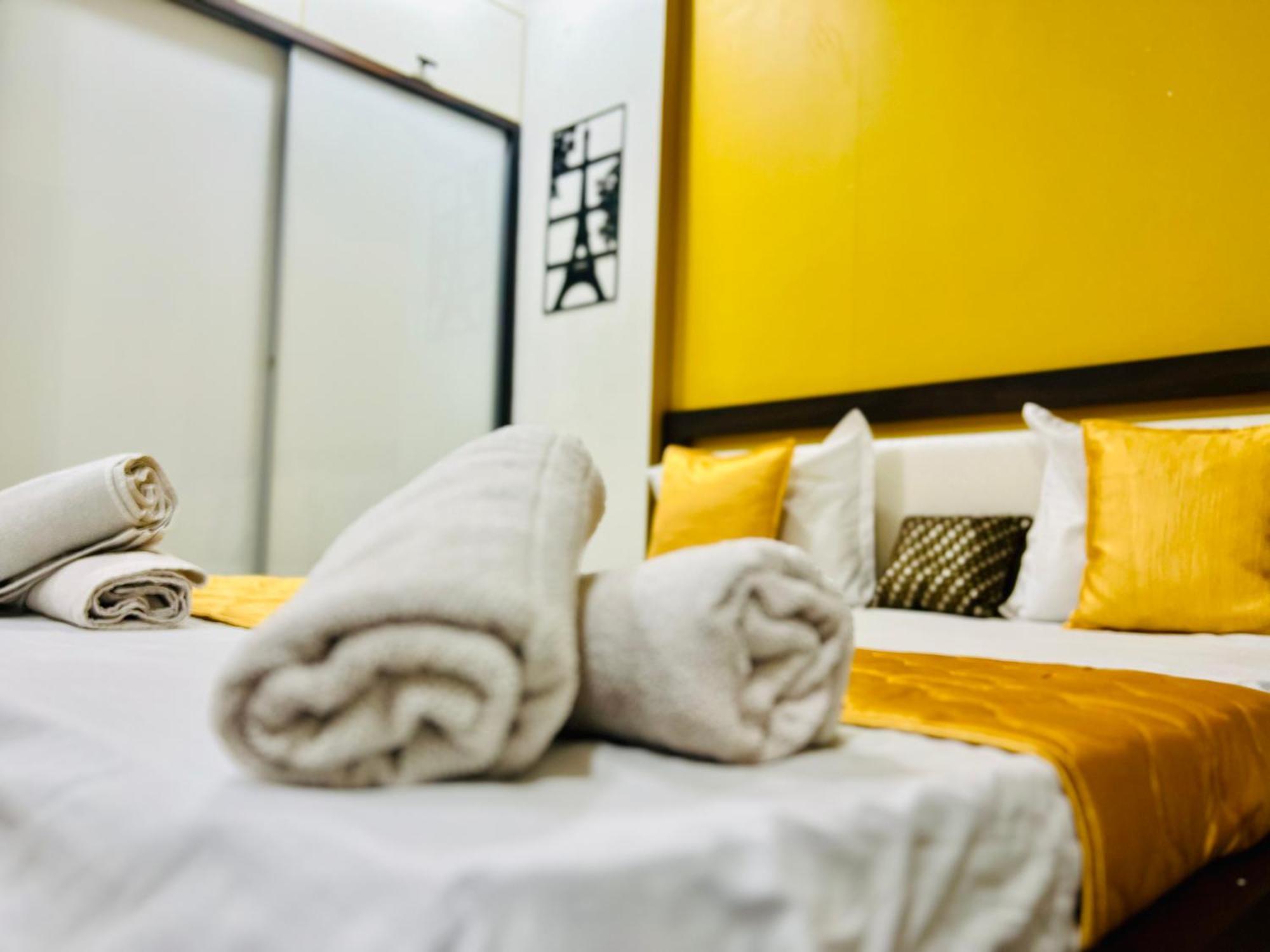 7 Seasons Palm Suite With Sky Orbit, Balcony, Swimming Pool, Wifi, Playground Rajkot Exterior foto