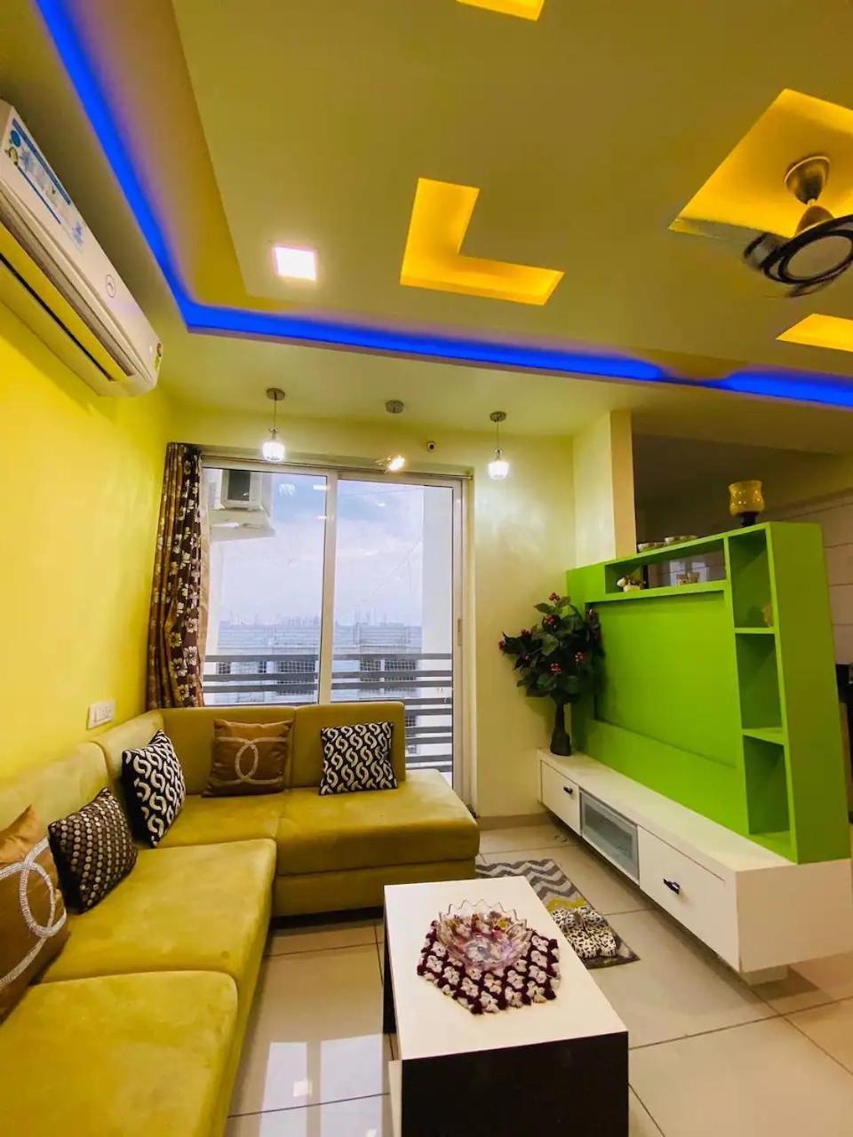 7 Seasons Palm Suite With Sky Orbit, Balcony, Swimming Pool, Wifi, Playground Rajkot Exterior foto